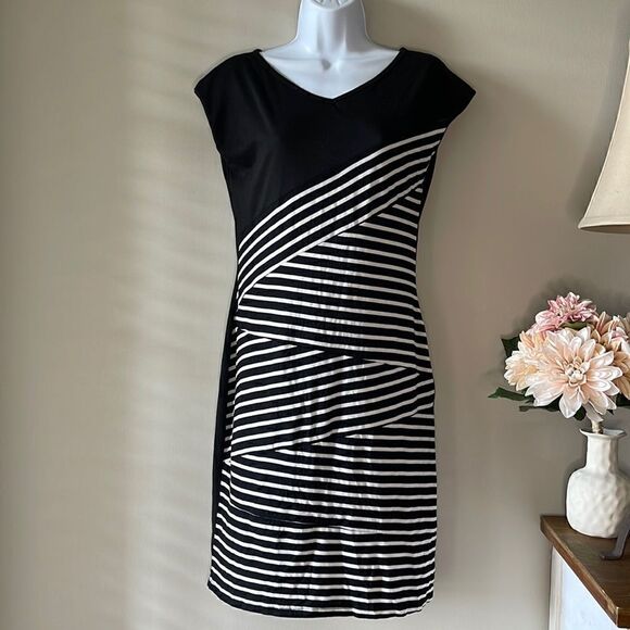 Dresses & Skirts - Black dress with white stripes Size Large
